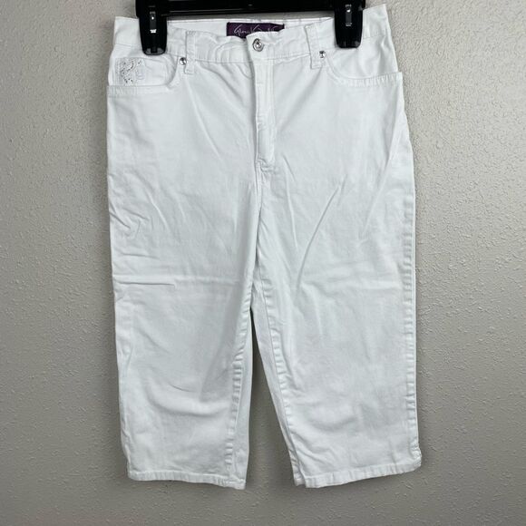 Gloria Vanderbilt White Stretch Fit Missy Shorts Size 6 EUC - Picture 1 of 8